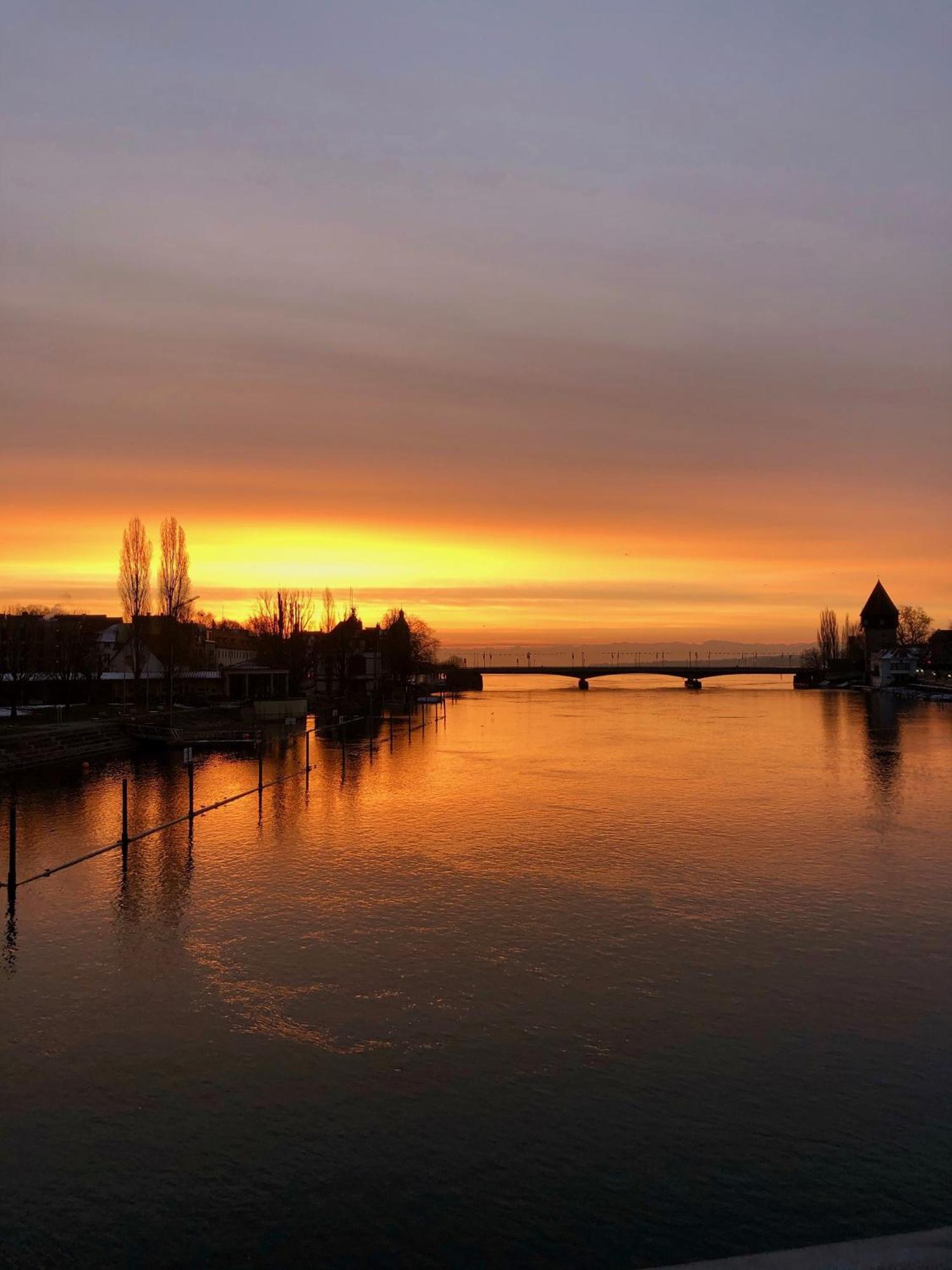 Ferienwohnung Seeromantik In 2 Minuten Am See Radolfzell am Bodensee Exterior foto